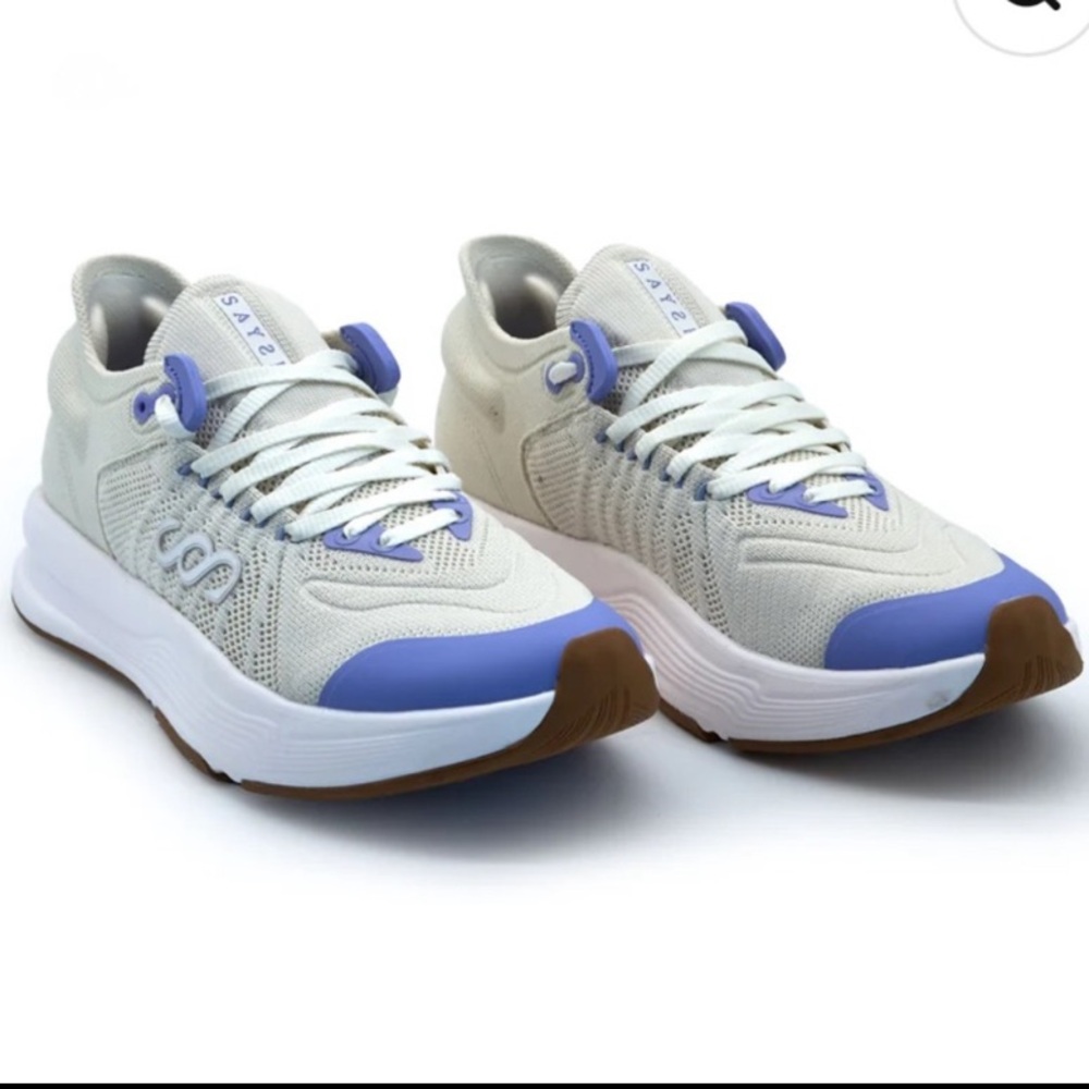 Saysh Women's The Felix Running new in box size 7